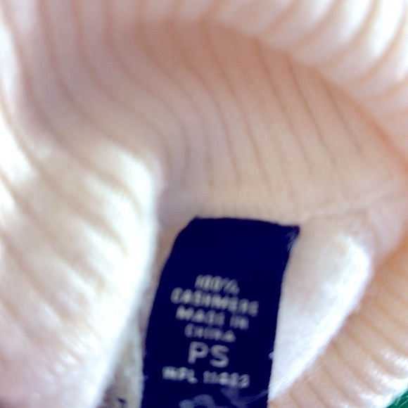 Lord & Taylor cashmere cream turtleneck sweater - Picture 4 of 4